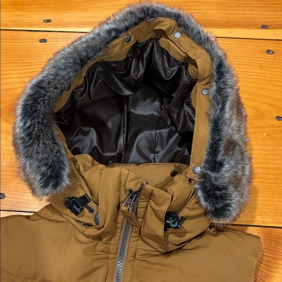 ATHLETA XXS Amber Lakeshore Vest w/Removable Fur-Trim Hood - Picture 3 of 15